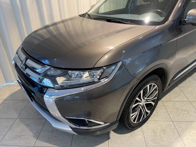 MITSUBISHI Outlander 2.2 DI-D 4WD Instyle 7p. Bluetooth Alu Clima
