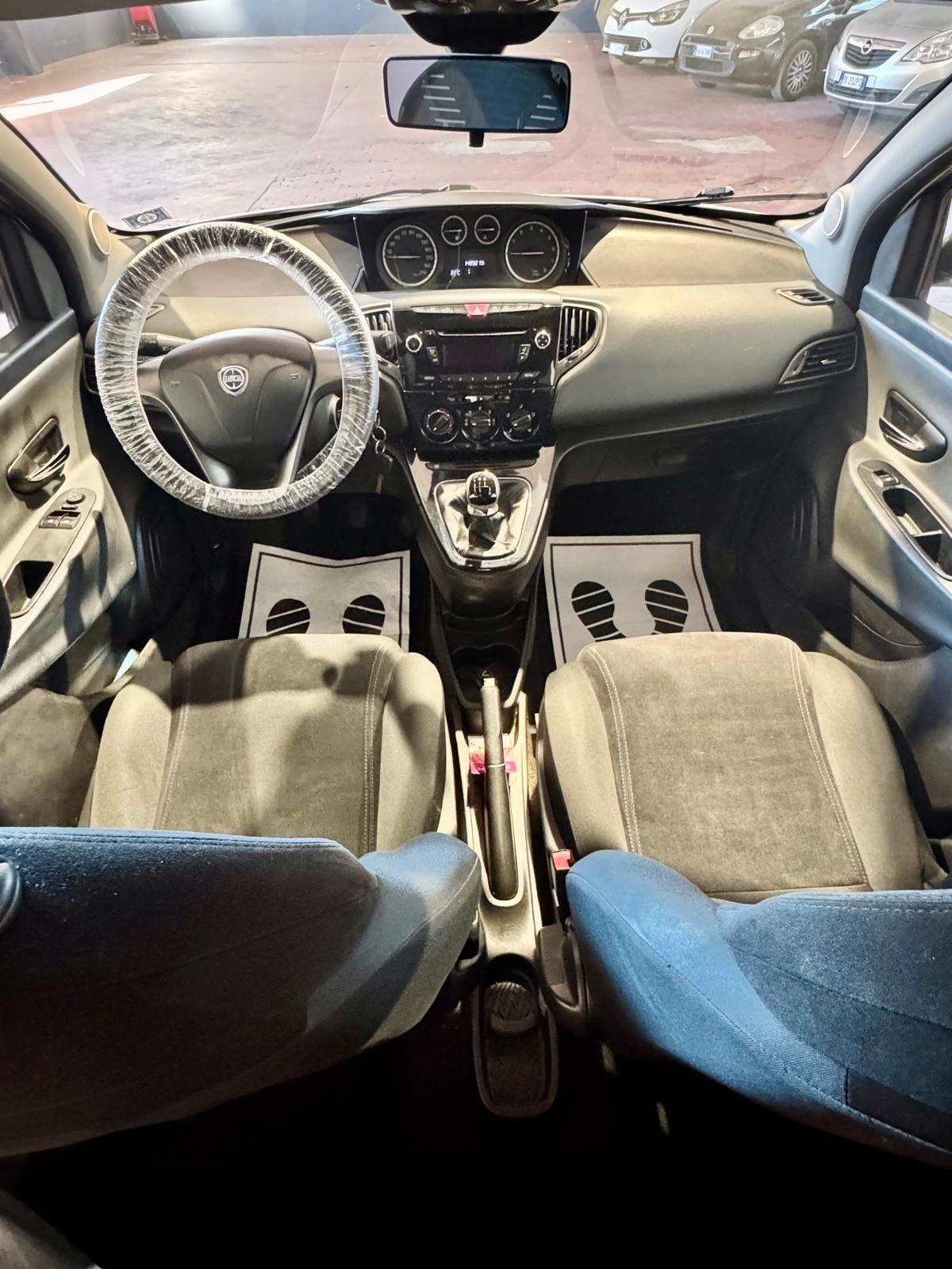 Lancia Ypsilon 1.2 69 CV 5 porte Platinum
