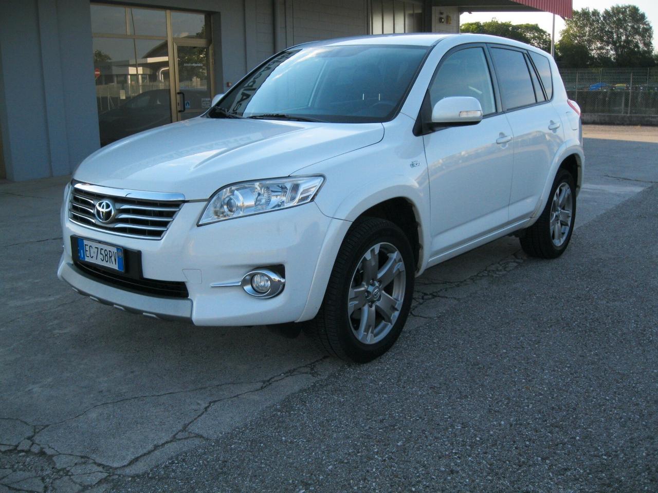Toyota RAV 4 RAV4 Crossover 2.2 D-Cat A/T 150 CV Executive