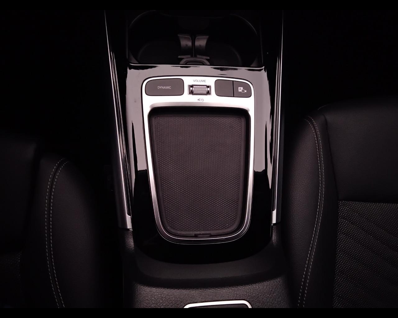 Mercedes-Benz GLA-H247 2023 - GLA 180 d Progressive Advanced auto