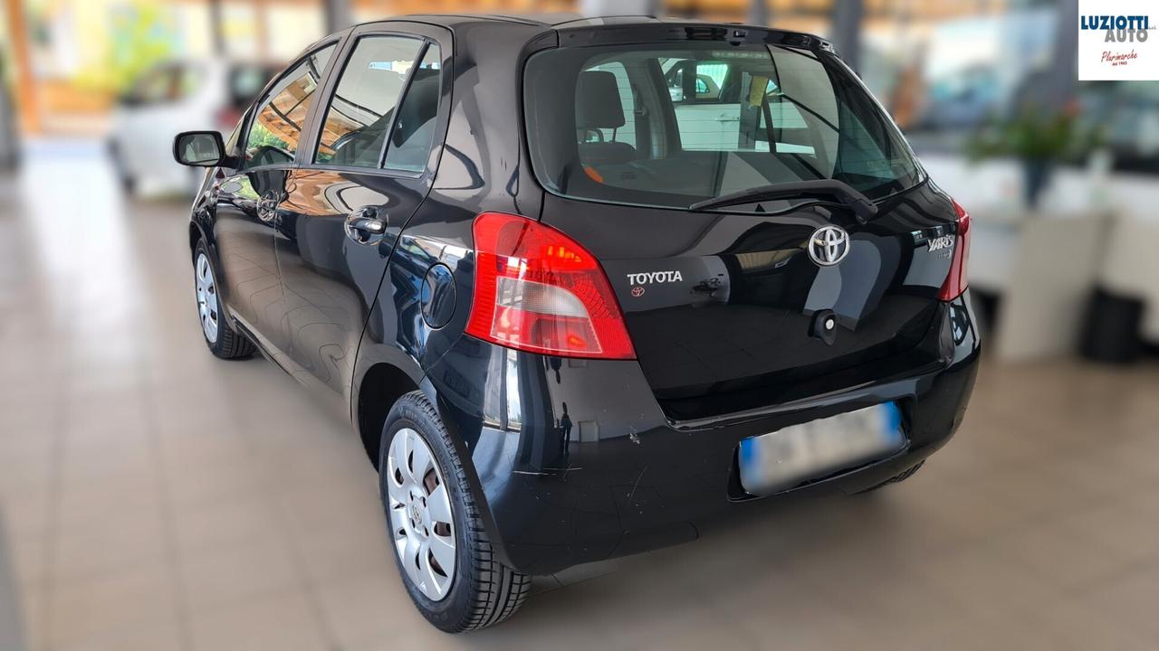 Toyota Yaris 1.3 5P LUNA