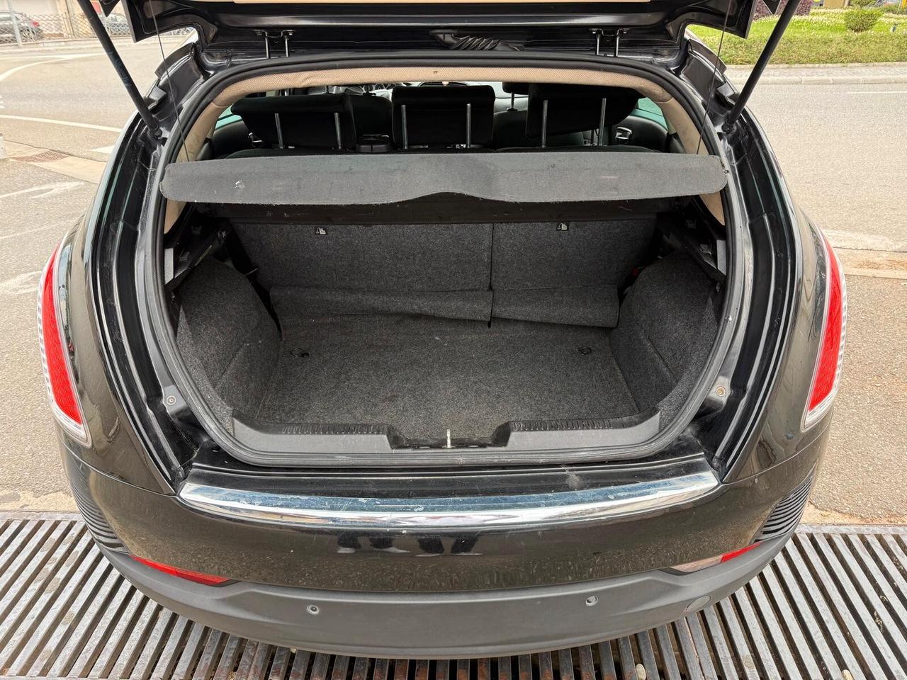 Lancia Delta 1.6 MJT DPF Gold