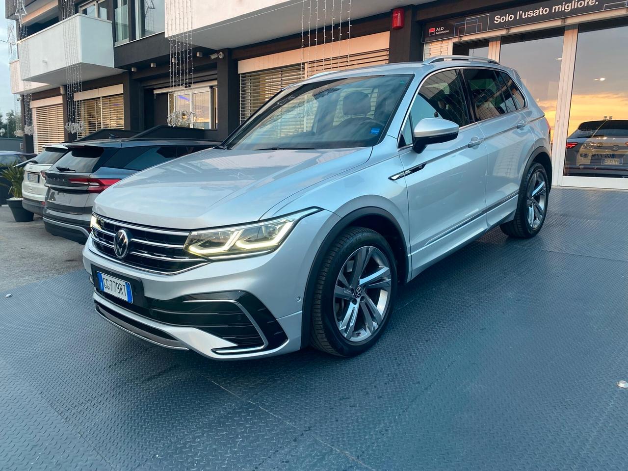 Volkswagen Tiguan 2.0 TDI 200 CV SCR DSG 4MOTION R-Line