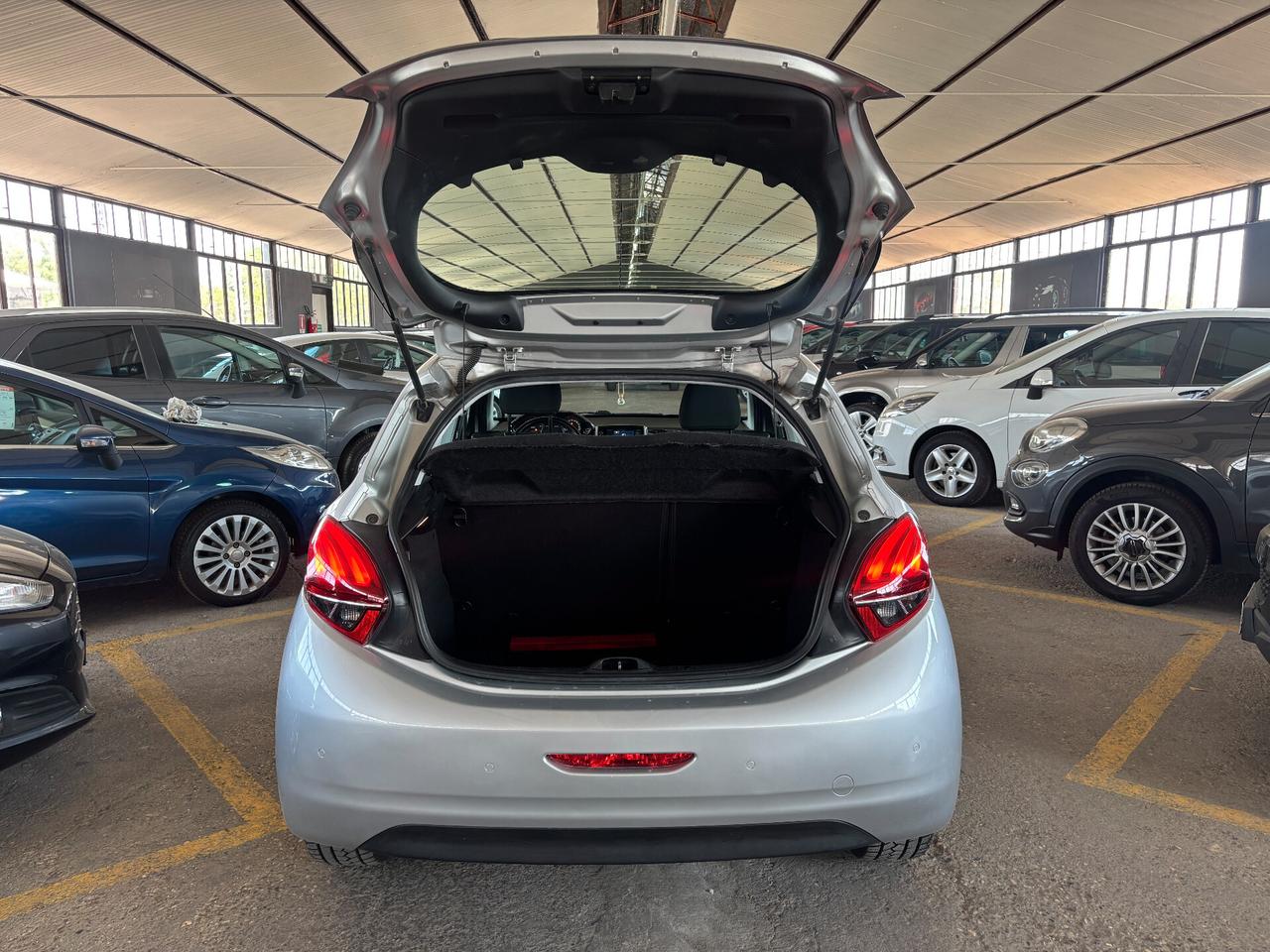 Peugeot 208 1.2 BENZINA 60KW 82CV 5 porte Allure