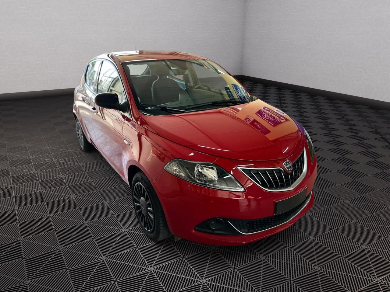 Lancia Ypsilon 1.0 FireFly 5 porte S&S Hybrid Ecochic Silver
