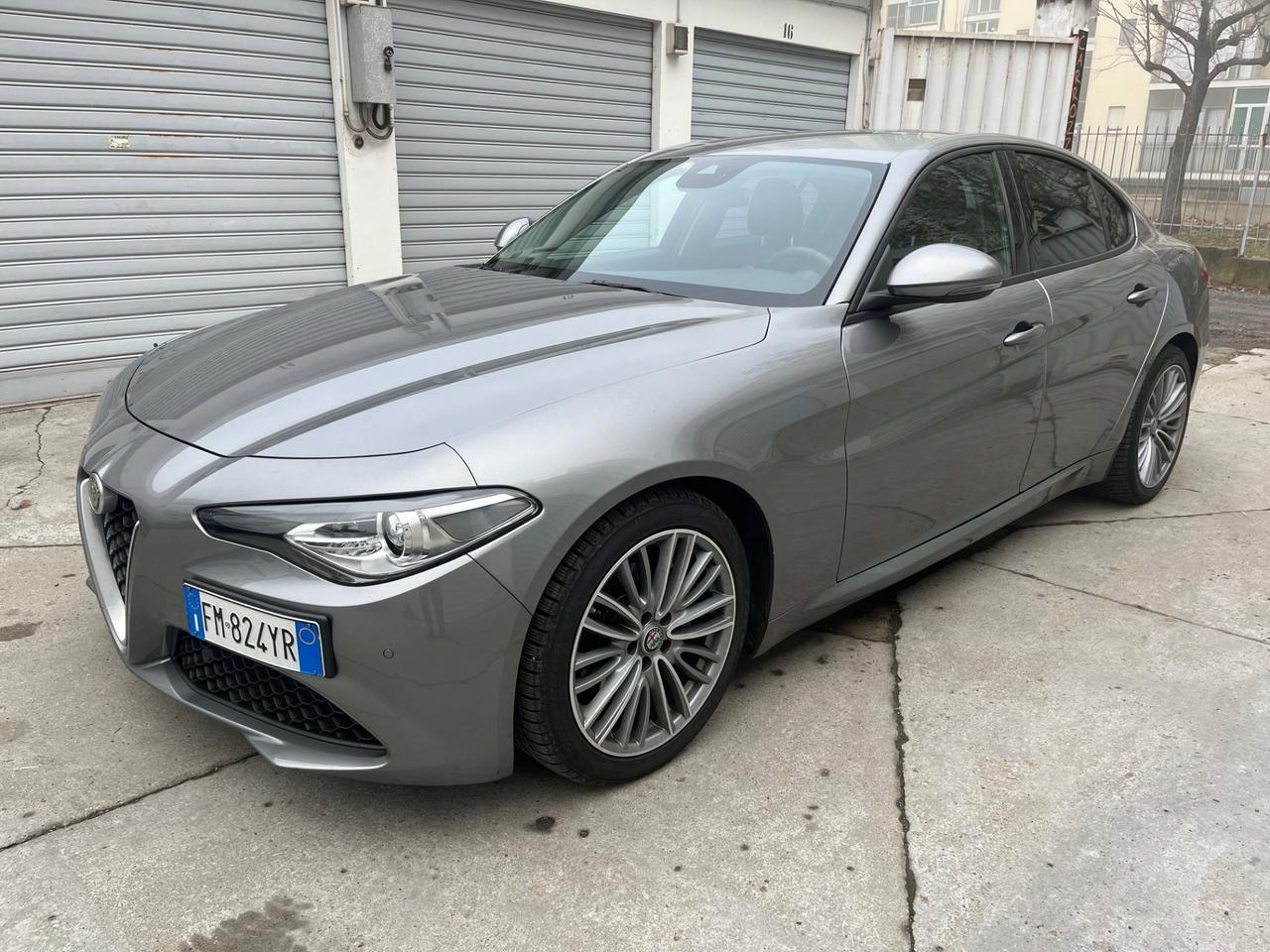 Alfa Romeo Giulia 2.2 Turbodiesel 180 CV AT8 Business Sport Launch Ed.