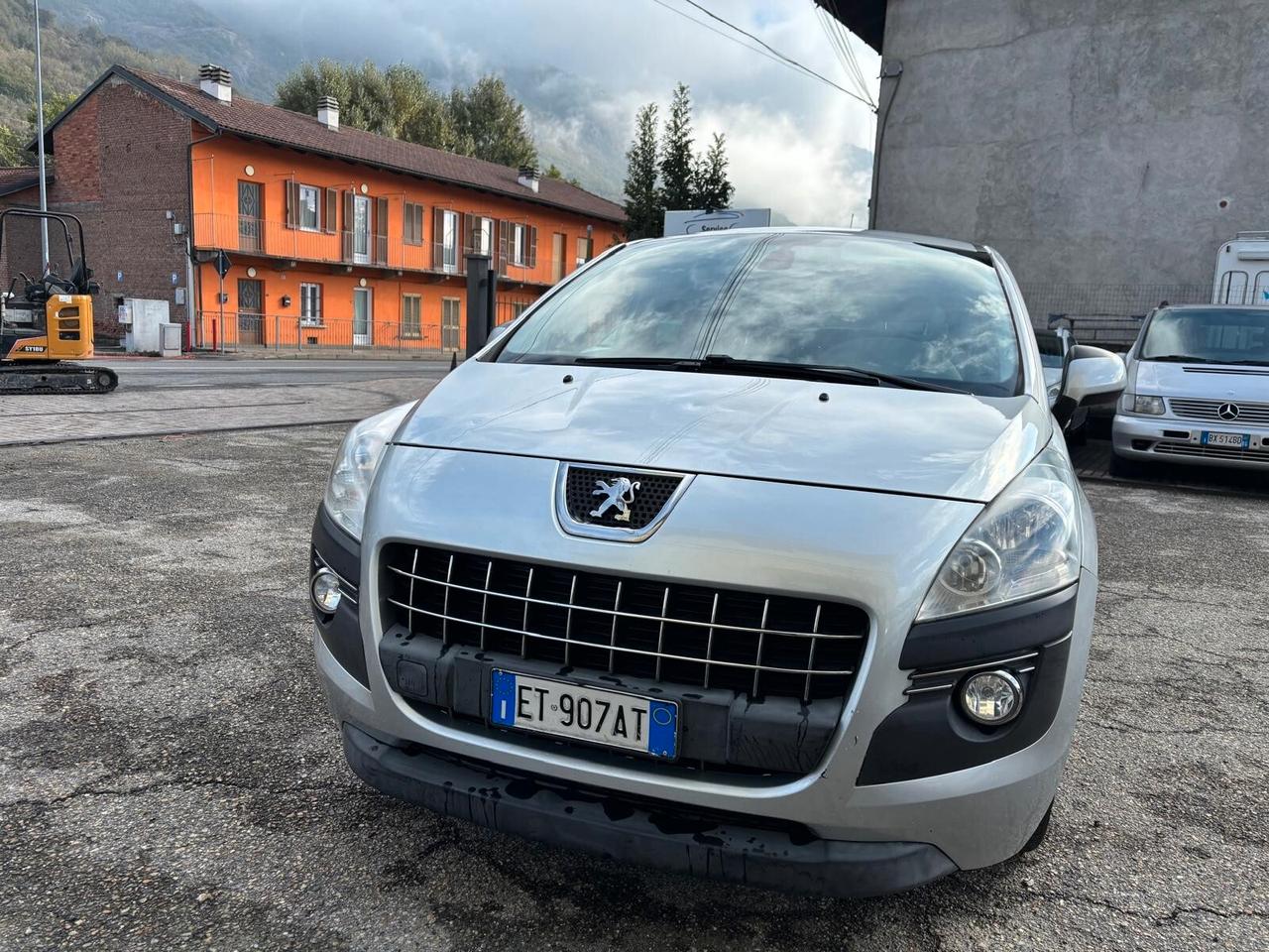 Peugeot 3008 1.6 e-HDi 115CV cambio robotizzato S.&S. Business