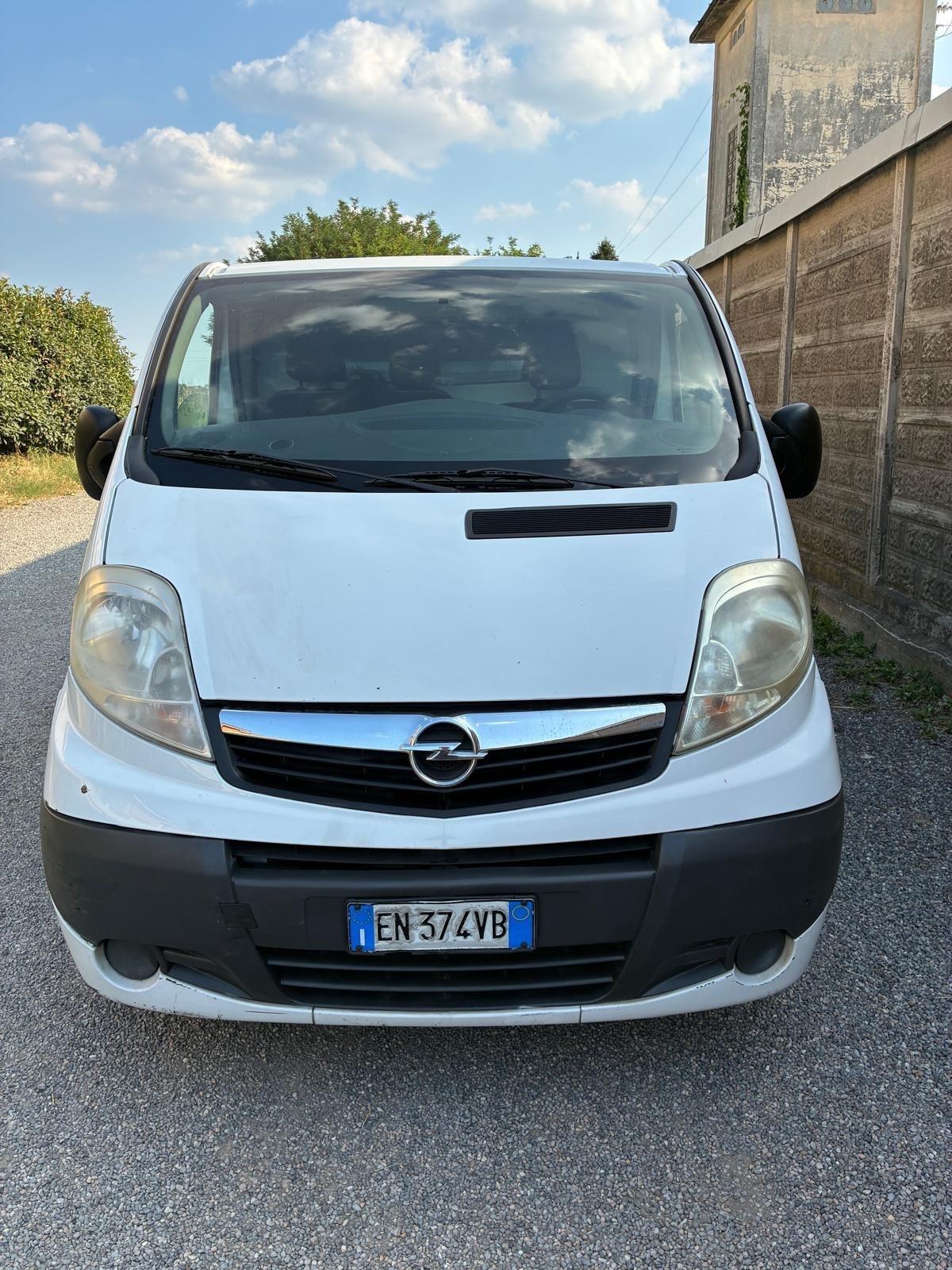 Opel Vivaro 2012