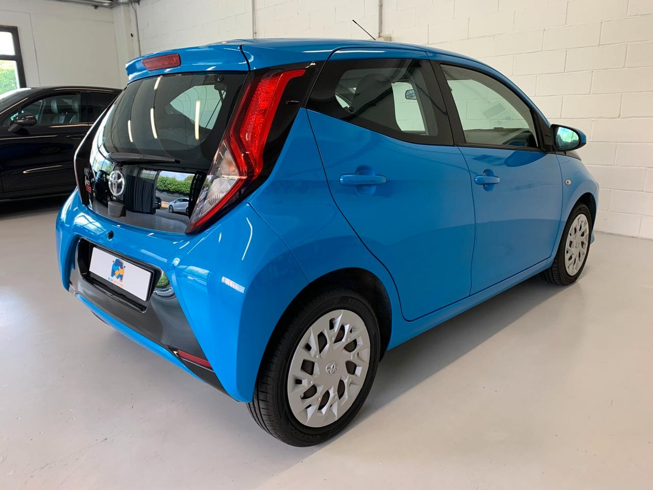 Toyota Aygo 1.0 VVT-i 69 CV 5 porte x-business