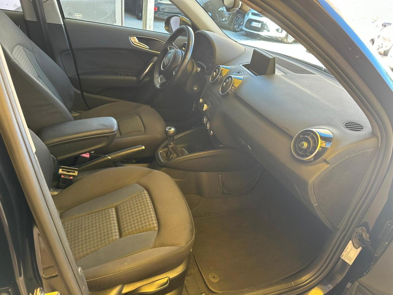 Audi A1 1.6cc diesel 12 mesi garanzia-2012