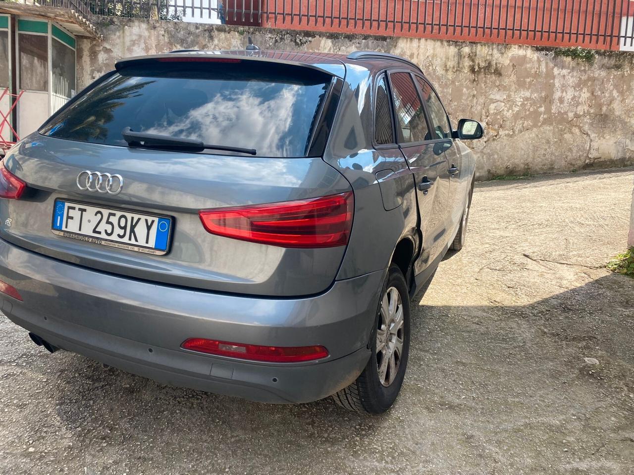 Audi Q3 2.0cc diesel (PRIVATO)-2012