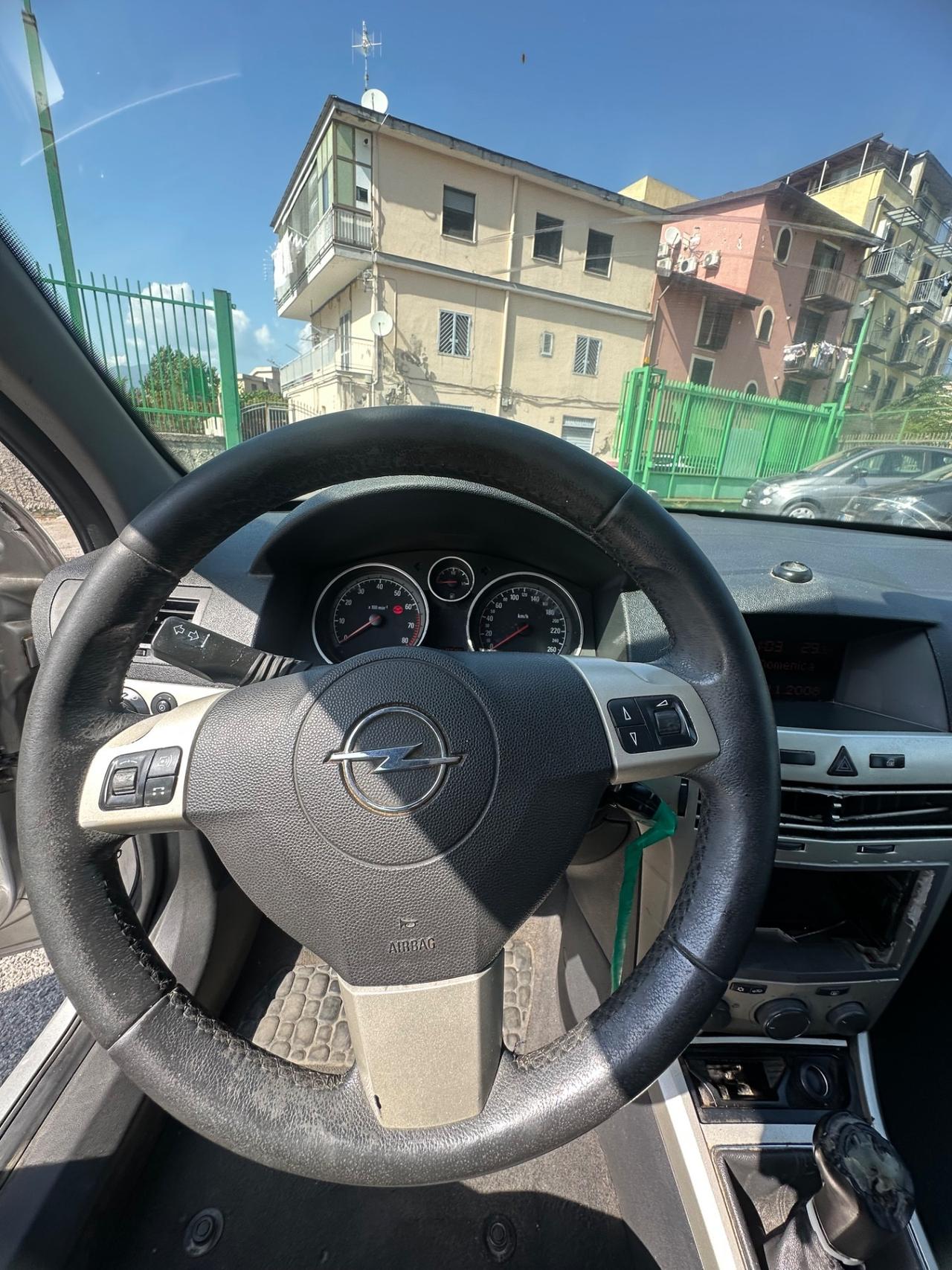 Opel Astra 1.6 T 16V 5 porte Cosmo