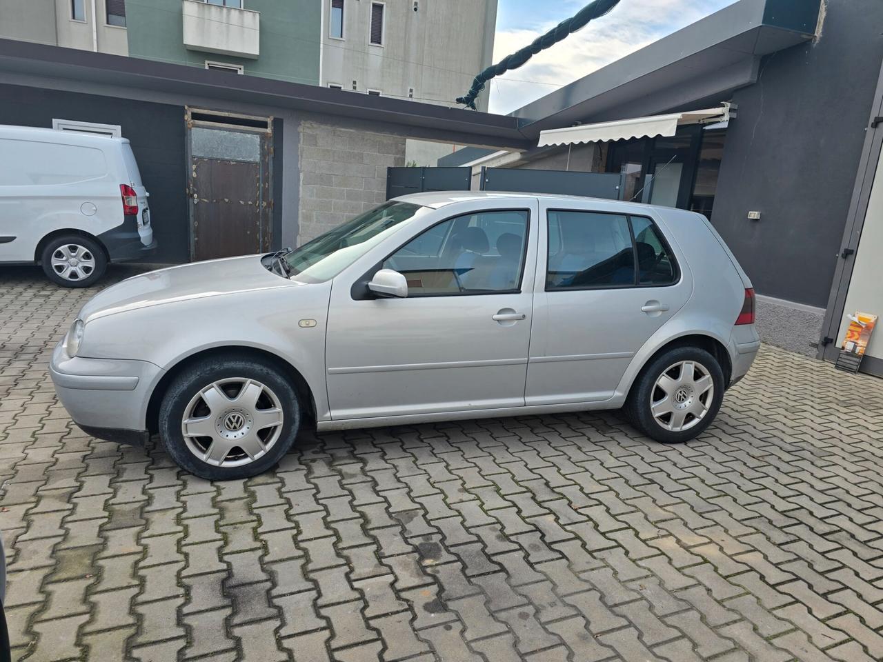 VOLKSWAGEN GOLF 1.9 TDi "OK PER NEOPATENTATI"