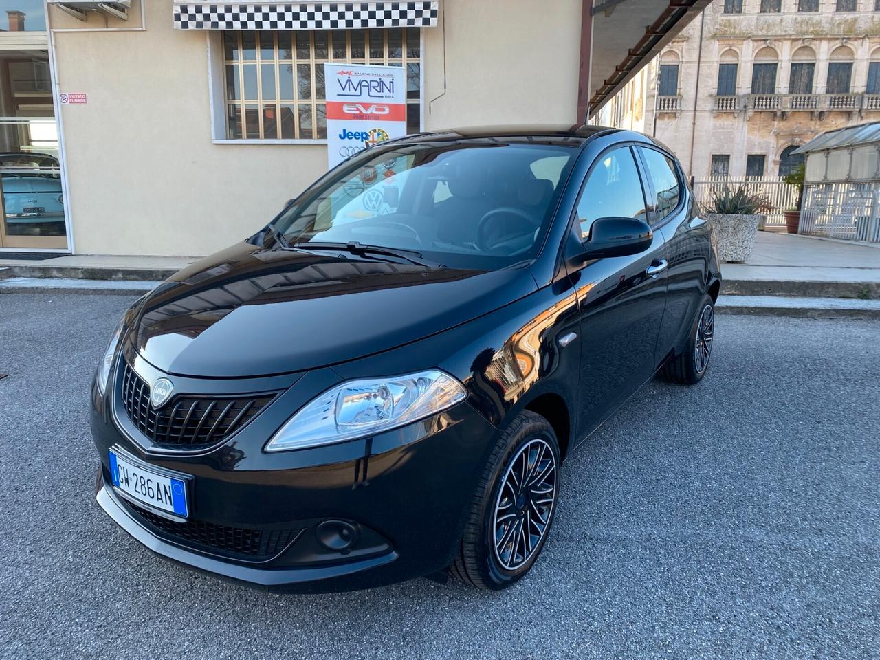 Lancia Ypsilon 1.0 FireFly 5 porte S&S Hybrid Oro