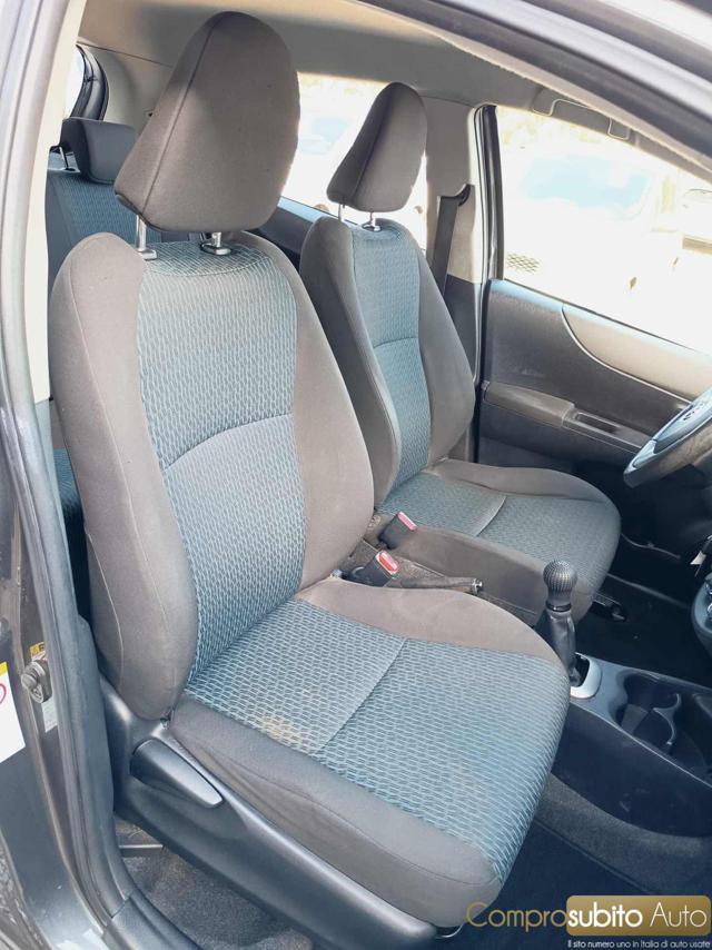 TOYOTA Yaris 1.0 5 porte