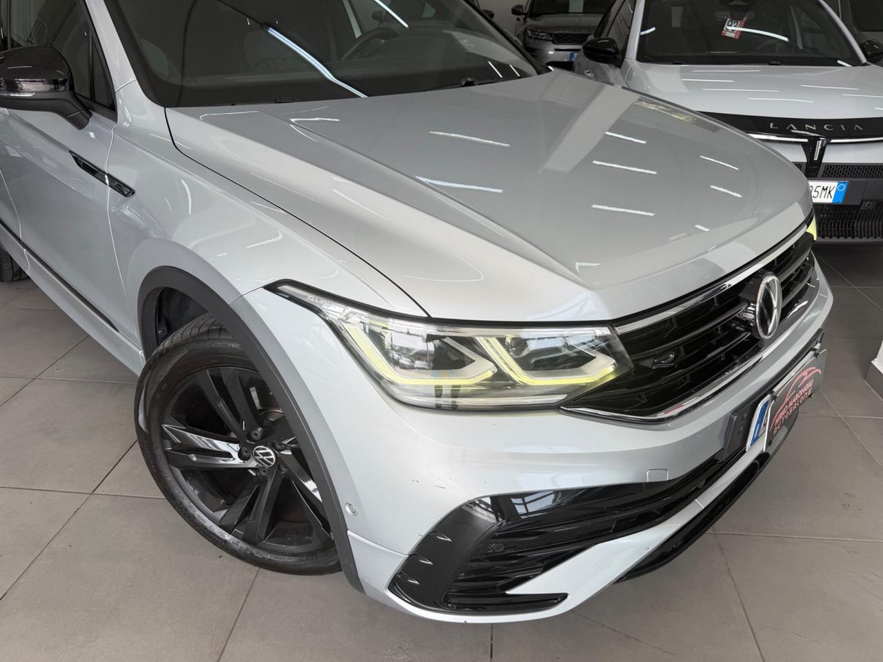 VW Tiguan 2.0 150 CV DSG R-Line FINANZIABILE