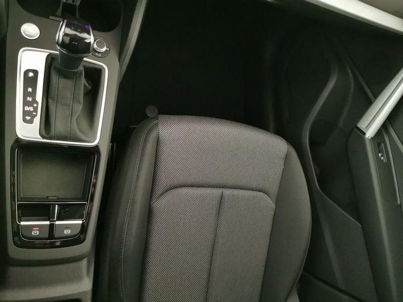 Audi Q2 35 2.0 tdi Identity Black s-tronic