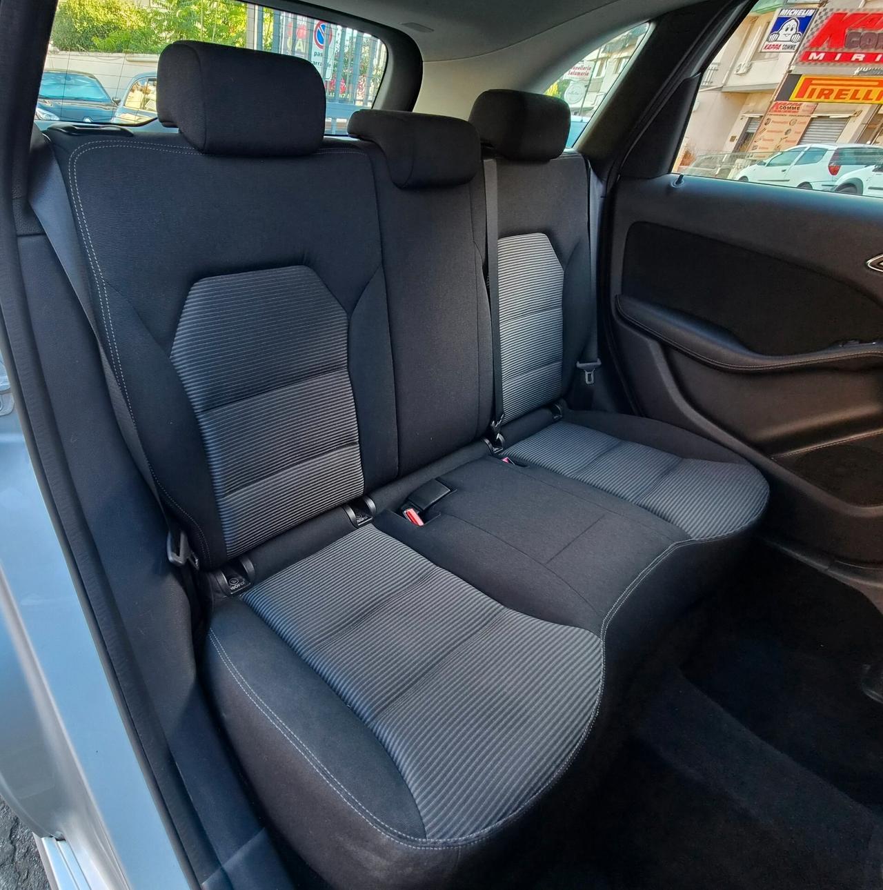 Mercedes-benz B 180 d Premium
