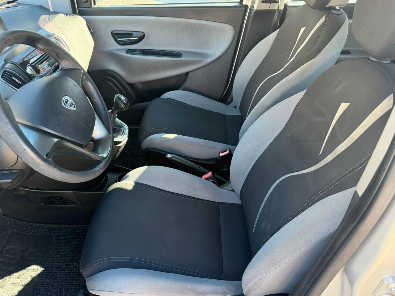 Lancia Ypsilon 1.3 MJT 16V 95 CV 5 porte S&S Silver