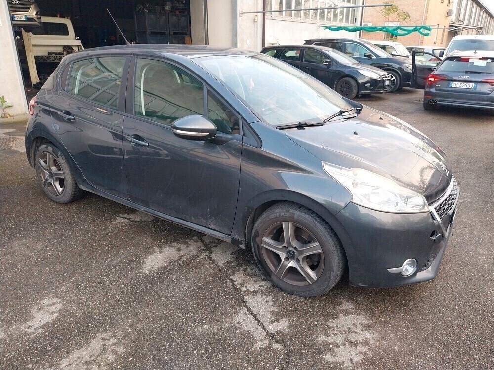 Peugeot 208 PureTech 82 5p. GPL Allure