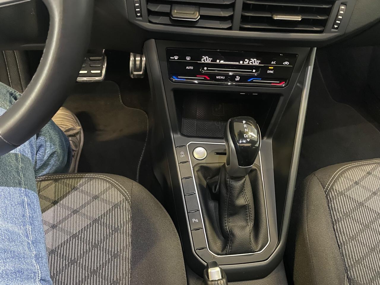 Volkswagen Taigo 1.0 TSI 115 CV DSG R-Line Black 18 keyless