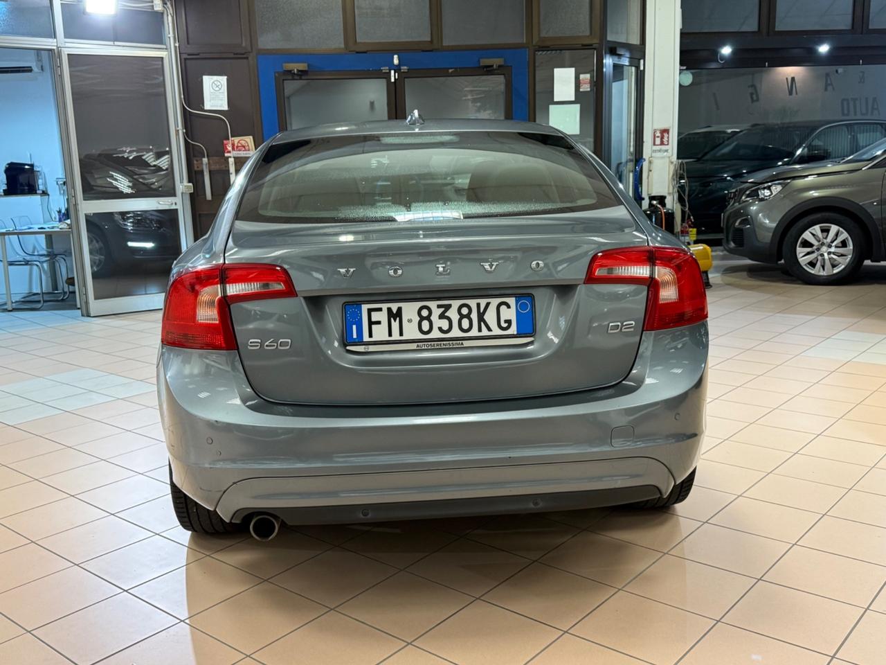 Volvo S60 D2 R-design