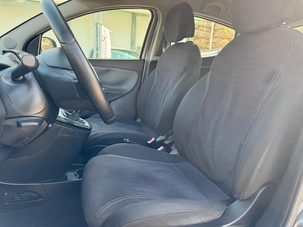 Lancia Ypsilon 1.2 69 CV 5 porte Gold
