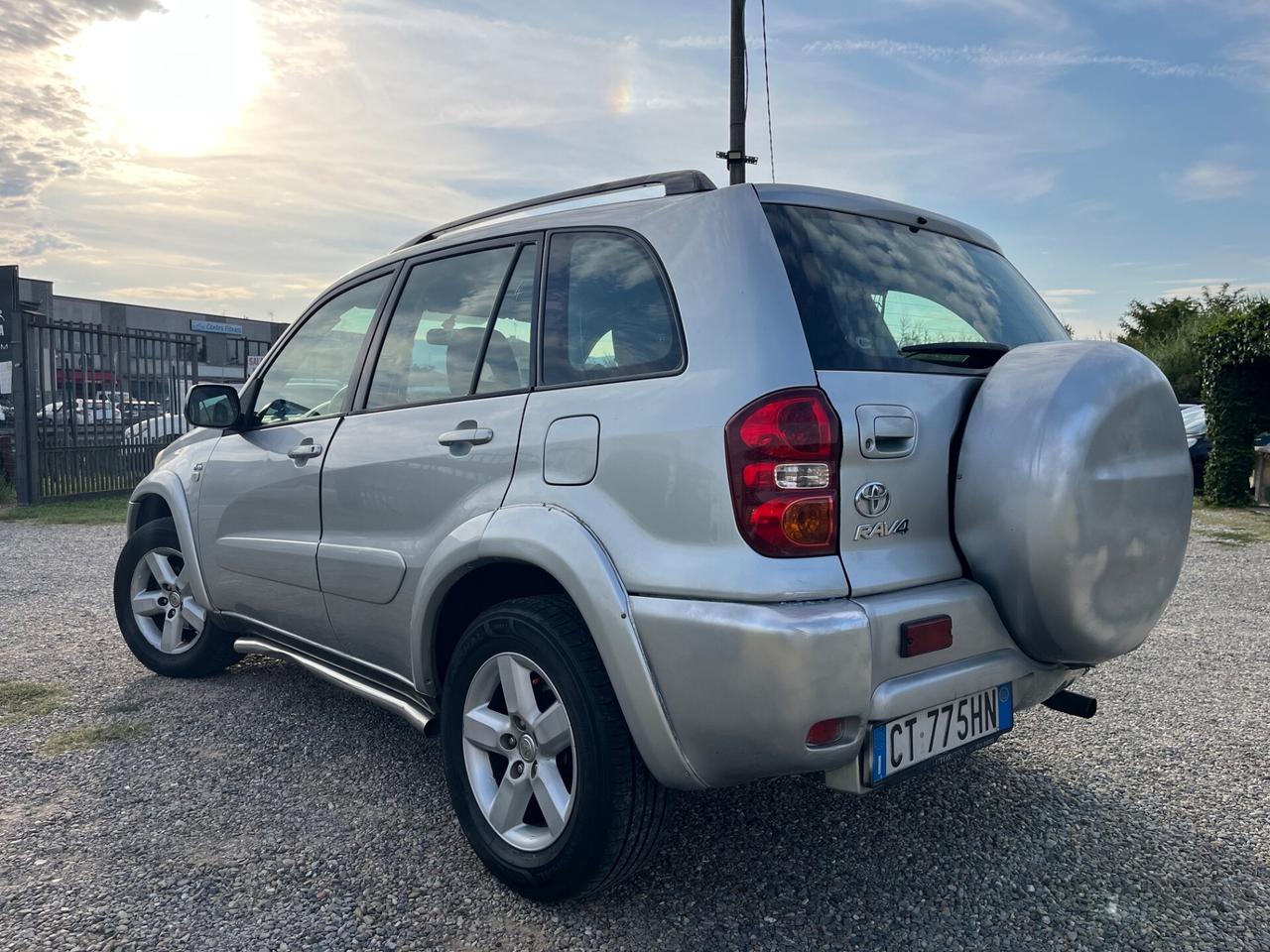 Toyota RAV 4 RAV4 2.0 Tdi D-4D cat 5 porte Sol