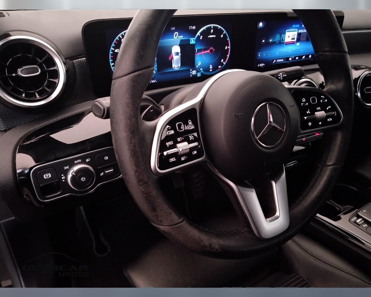 Mercedes-Benz Classe A - W177 2018 - A 180 d Sport auto