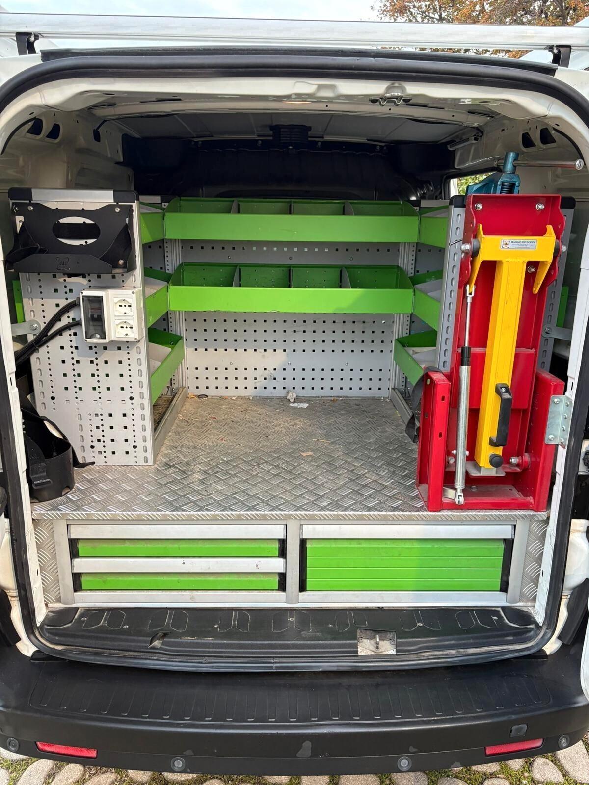 FIAT Doblò 1.4T-Jet All. Prof. corrente 220V -2020