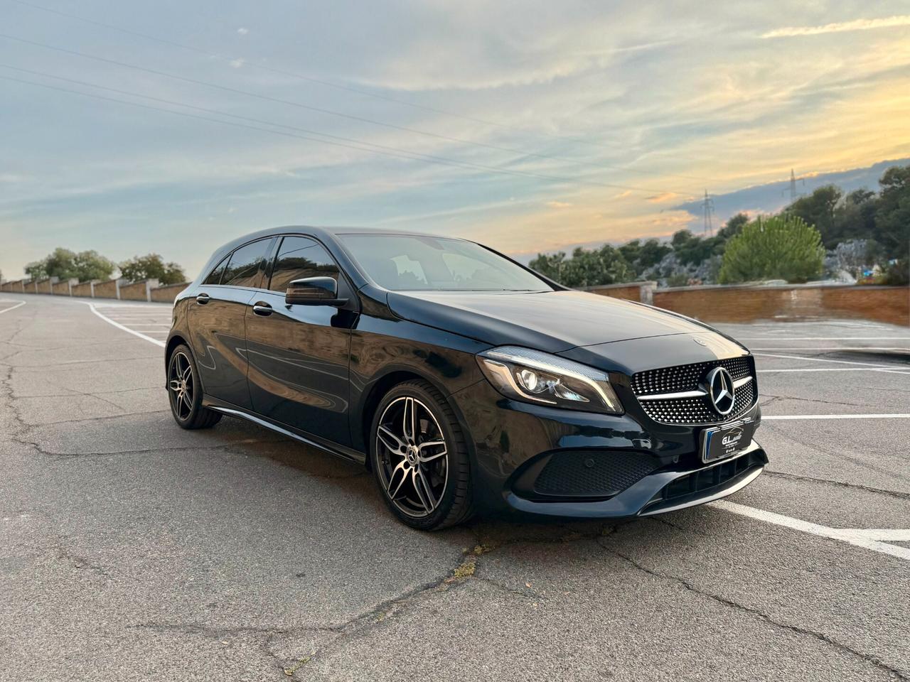 Mercedes A180 PREMIUM NIGHT EDITION/1500 110CV/LED/18"