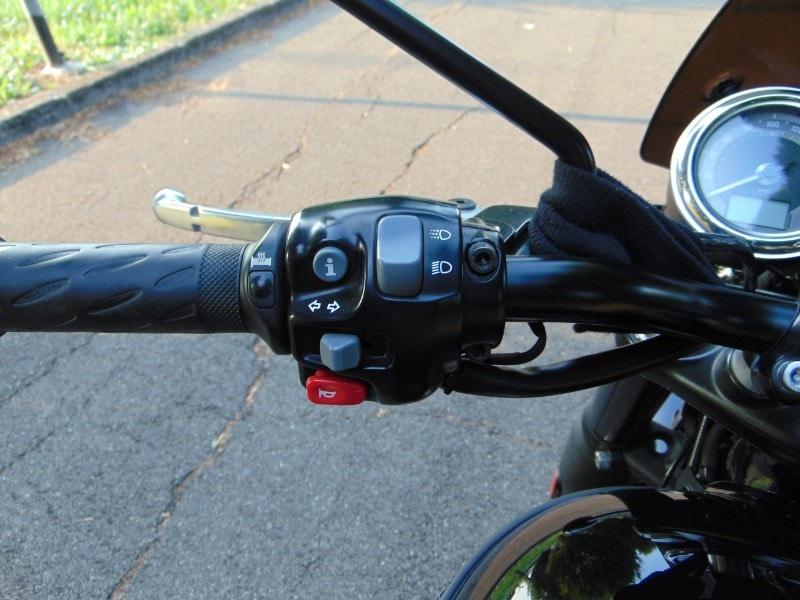 Triumph Bonneville T120 Black