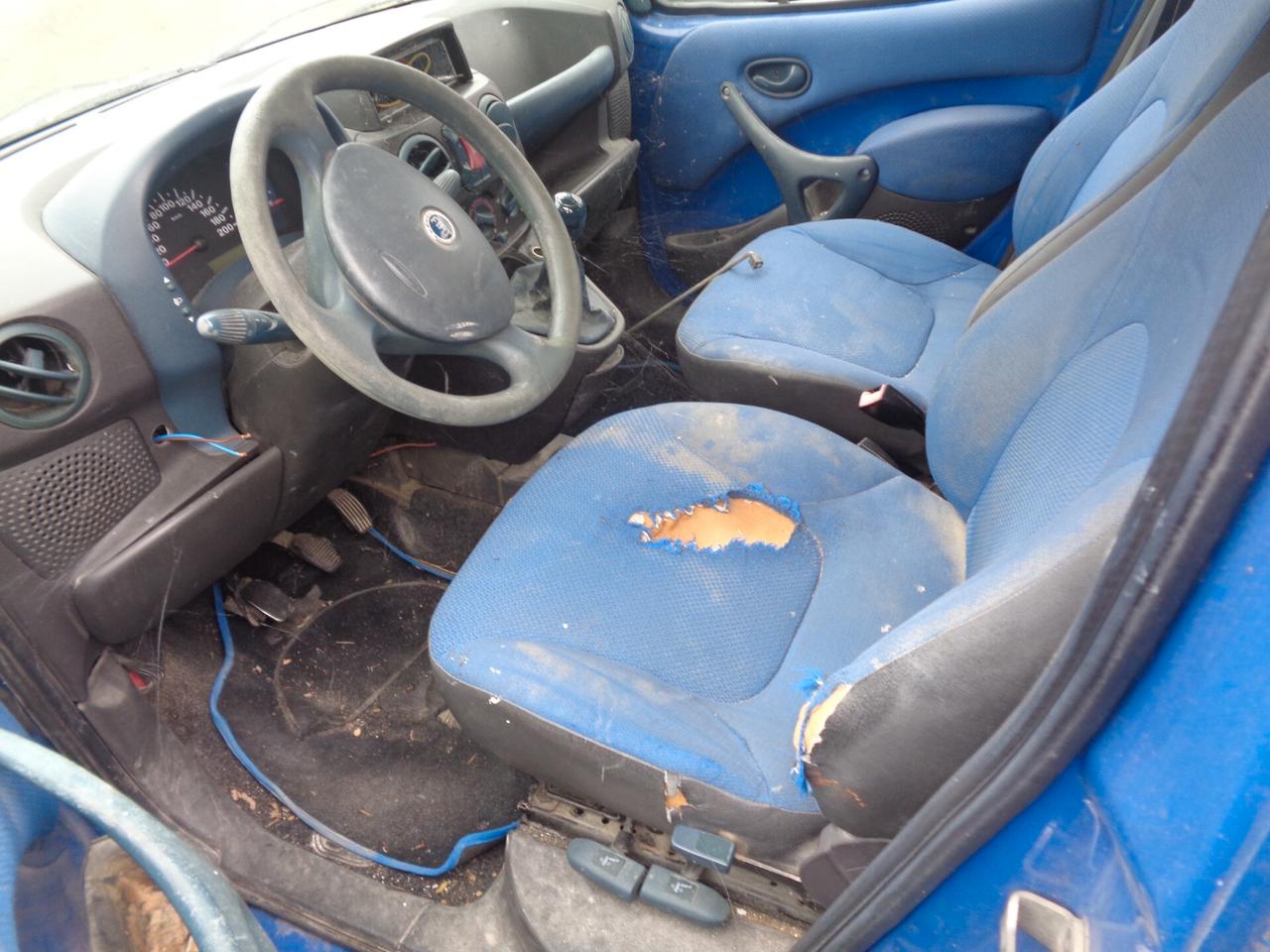 Opel Corsa 1.2i 16V cat 5 motore rotto