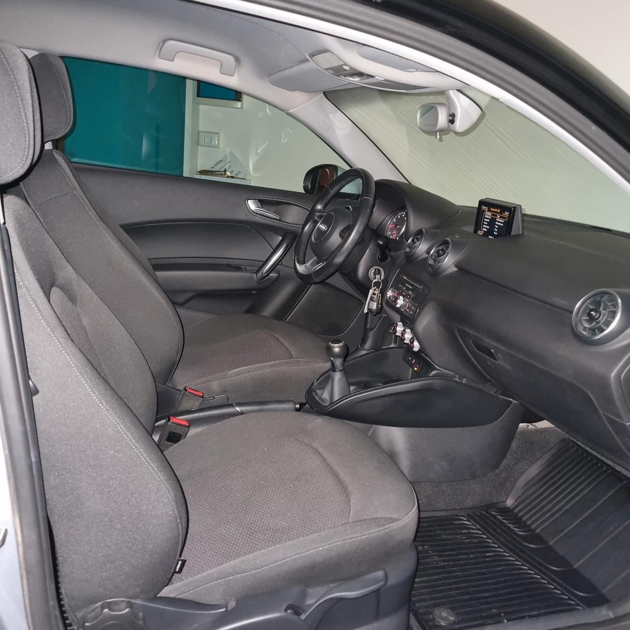 Audi A1 1.0 tfsi Ultra Admired 82cv OK NEOPATENTATI!!!