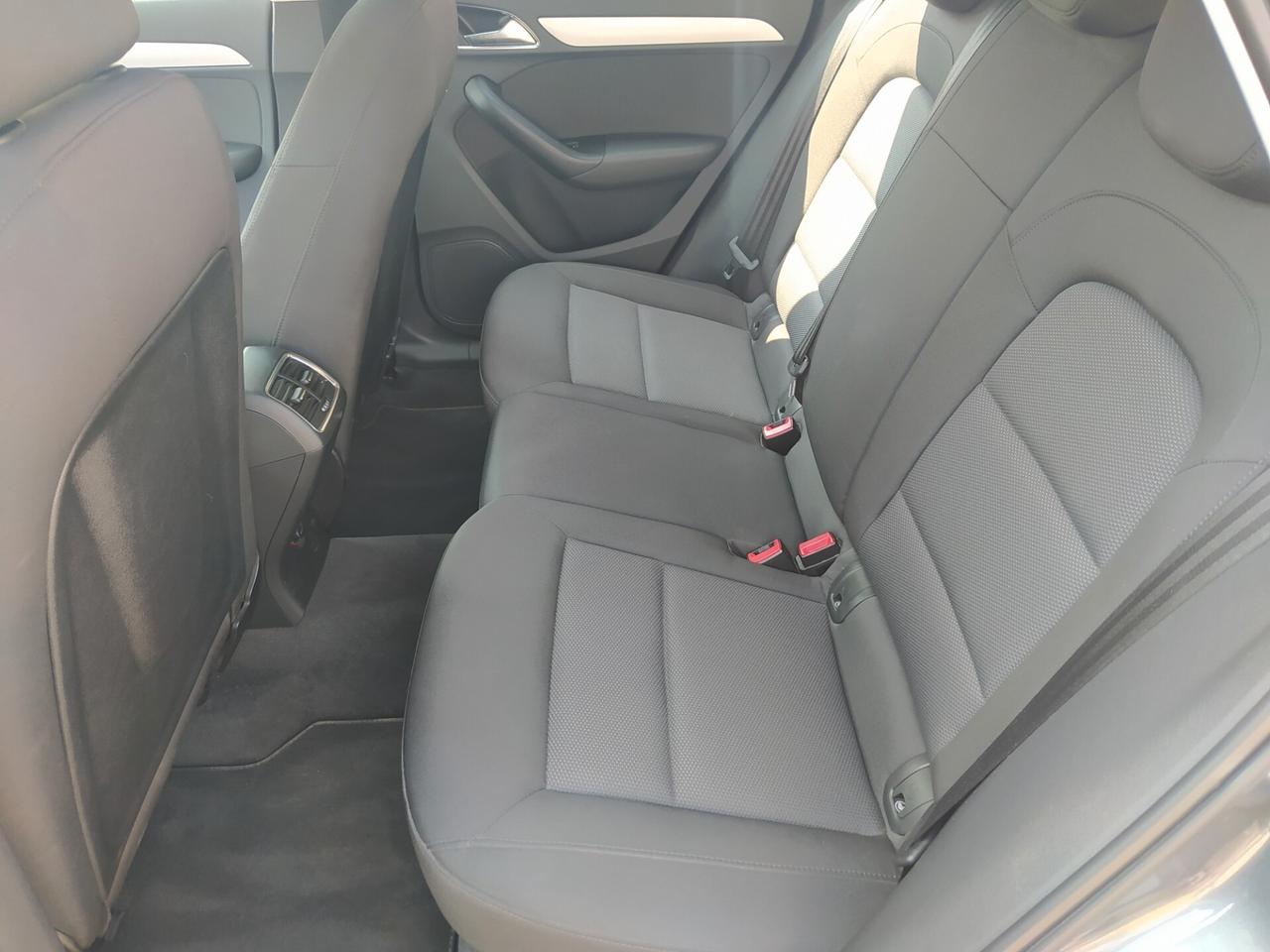 Audi Q3 2.0 TDI 120 CV Business