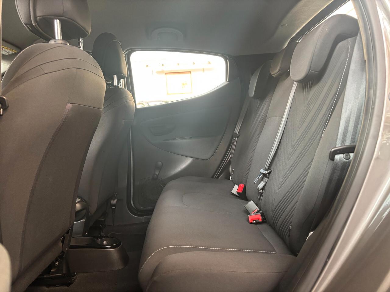 Lancia Ypsilon 1.0 FireFly 5 porte S&S Hybrid Gold