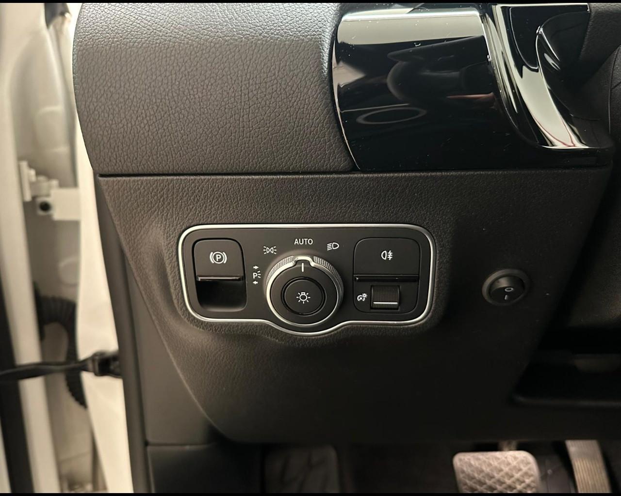 Mercedes-Benz GLA (H247) - GLA 180 Automatic Sport