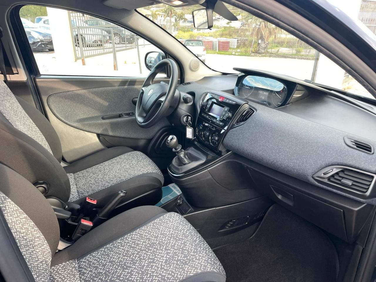 Lancia Ypsilon 1.0 FireFly 5 porte S&S Hybrid Ecochic Gold