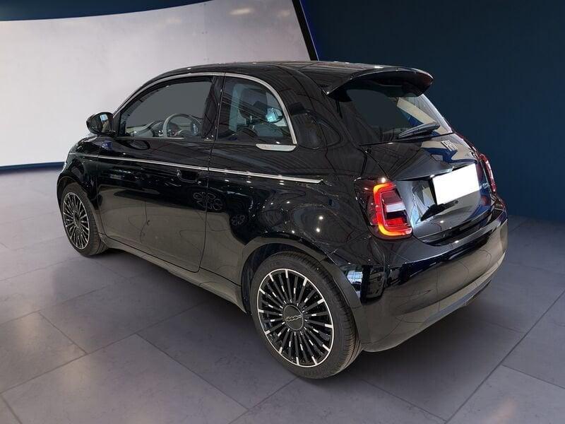 FIAT 500 elettrica Nuova Hatchback My23 La Nuova - La Prima By Bocelli Berlina