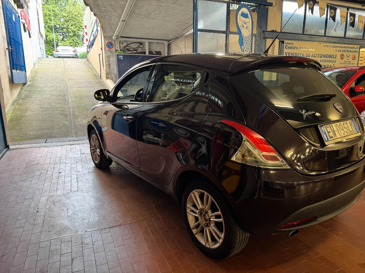 Lancia Ypsilon 1.2 69 CV 5 porte Elefantino