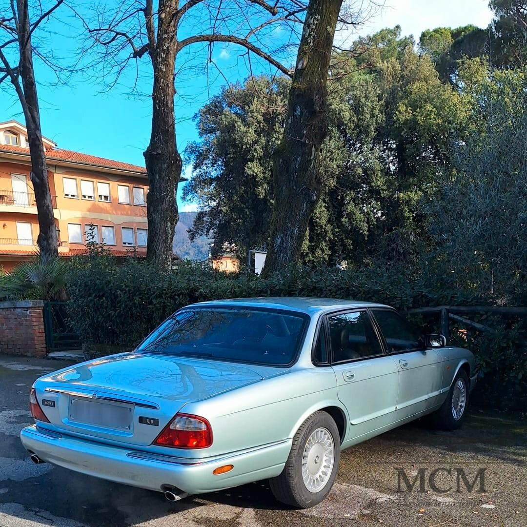 Jaguar XJ8 - 3.2 - V8 Executive - PARI AL NUOVO