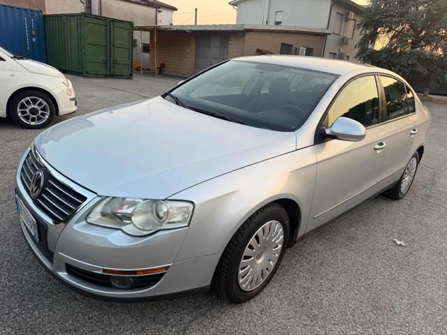 VOLKSWAGEN Passat 1.9 TDI/105CV DPF BlueMotion senza lavoro da fare