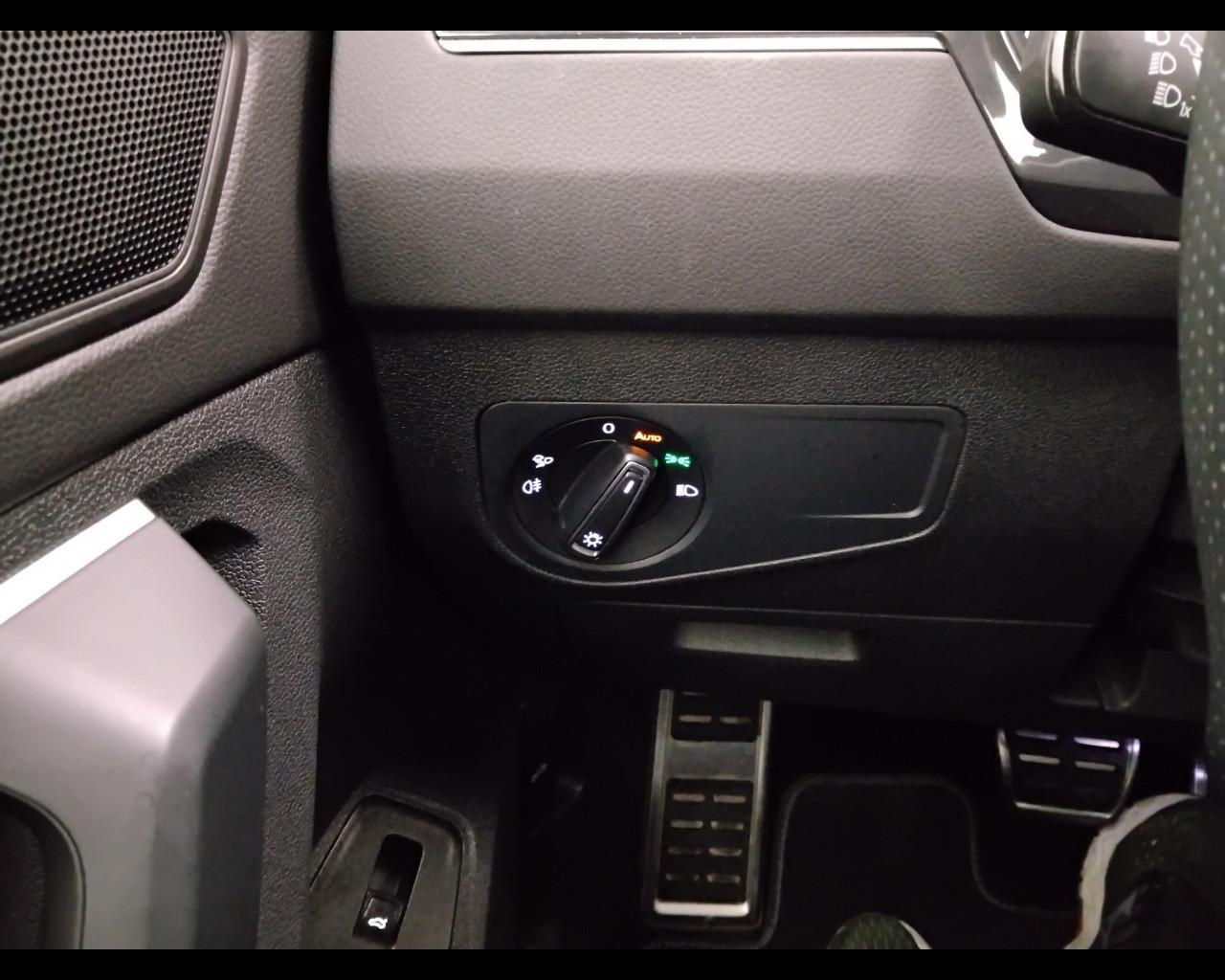 VOLKSWAGEN Tiguan II 2021 - Tiguan 2.0 tdi R-Line 150cv dsg