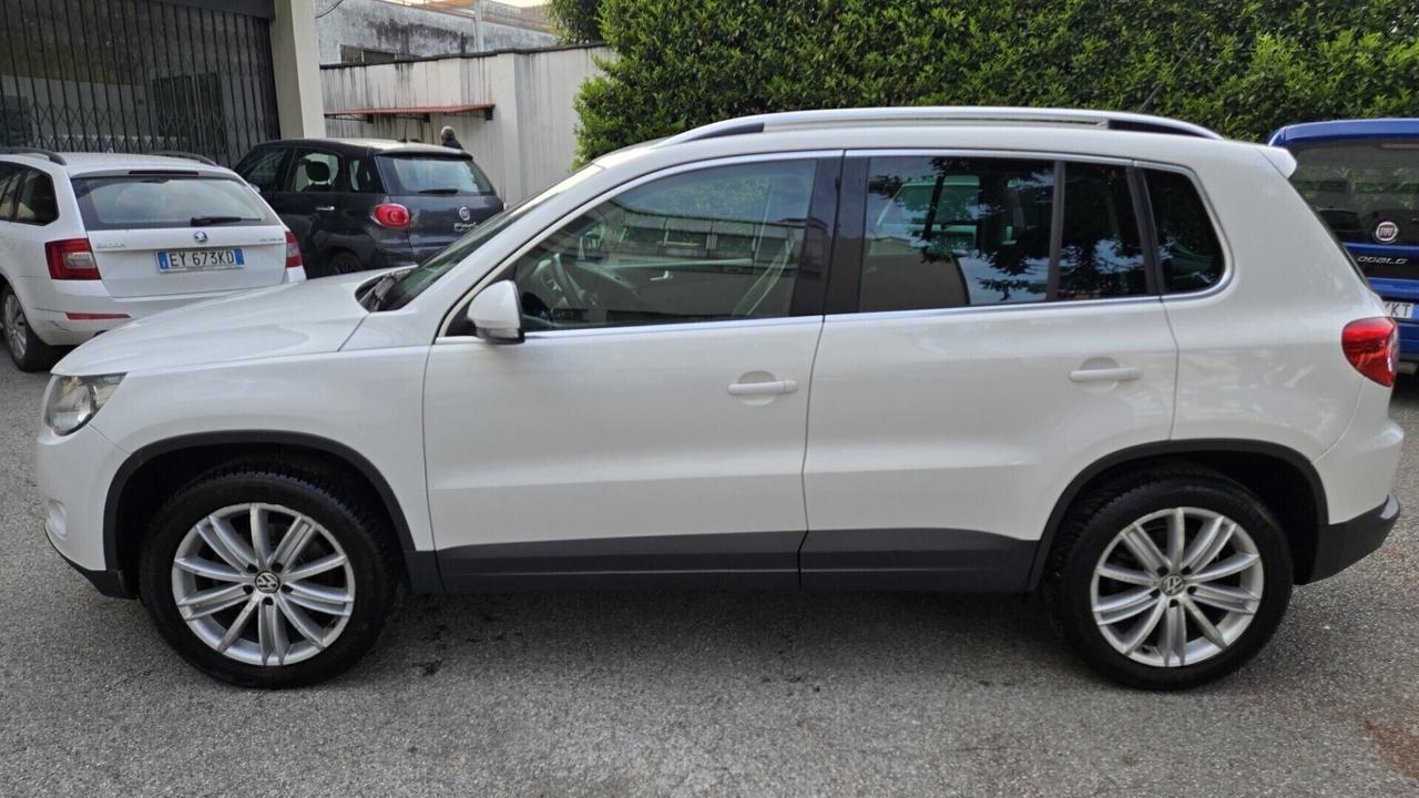 Volkswagen Tiguan 2.0 TDI DPF 4MOTION DSG Sport &