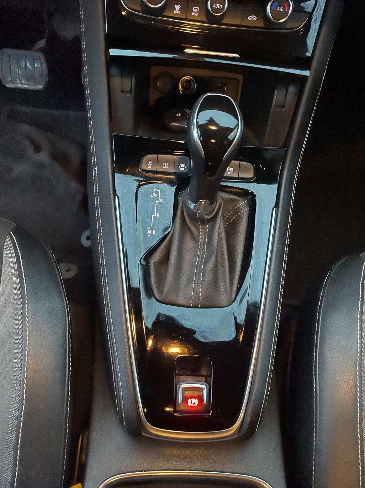 Opel Grandland X 1.6 diesel Ecotec*Automatik*Navi*Neopatnetati*