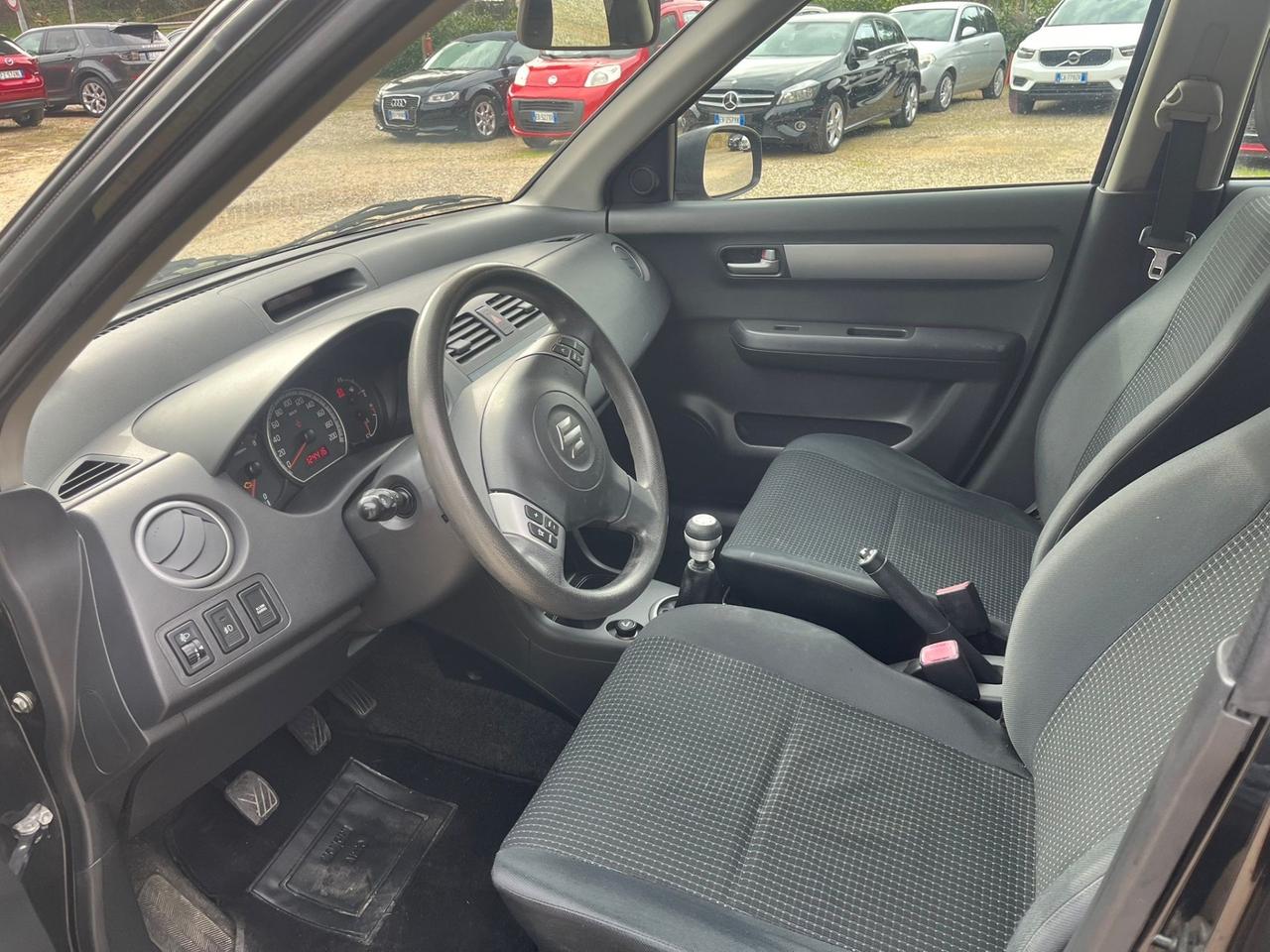 Suzuki Swift 1.3 Benzina - Neopatentati