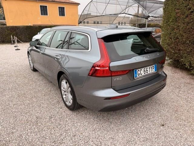 Volvo V60 2.0 d3 150 cv Momentum Geartronic