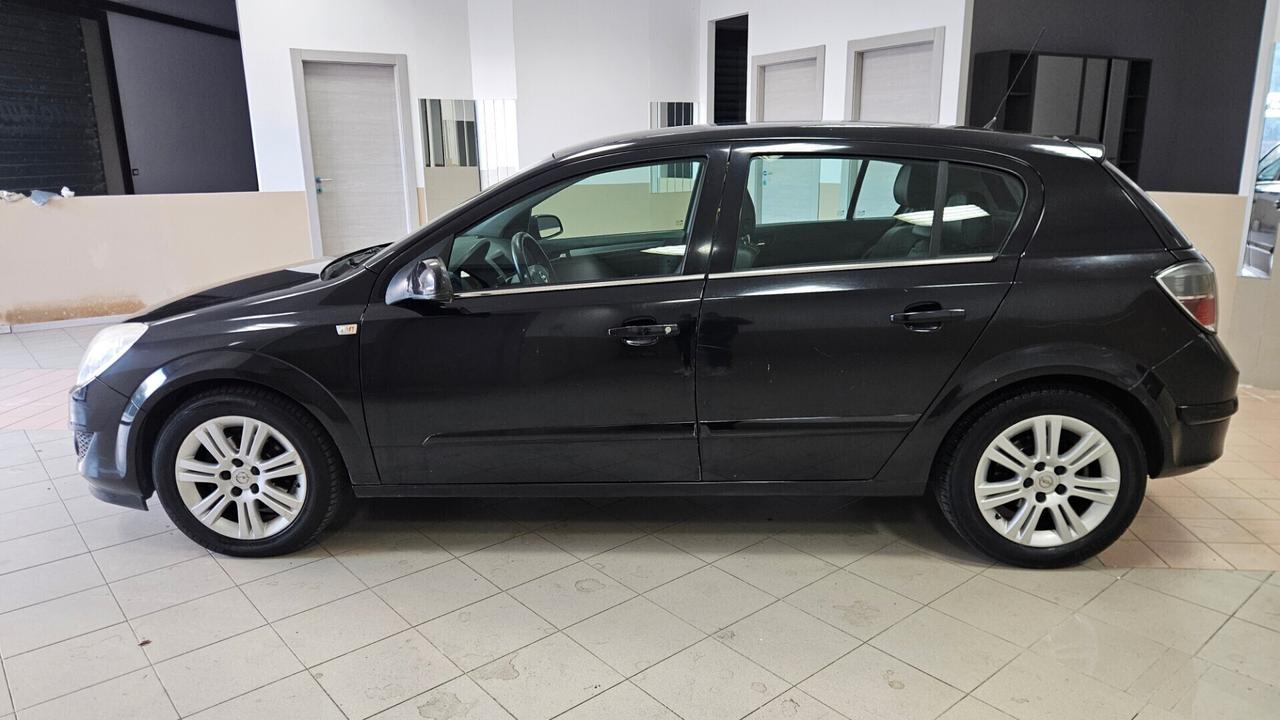 Opel Astra 1.7 CDTI 101CV 5 porte Cosmo