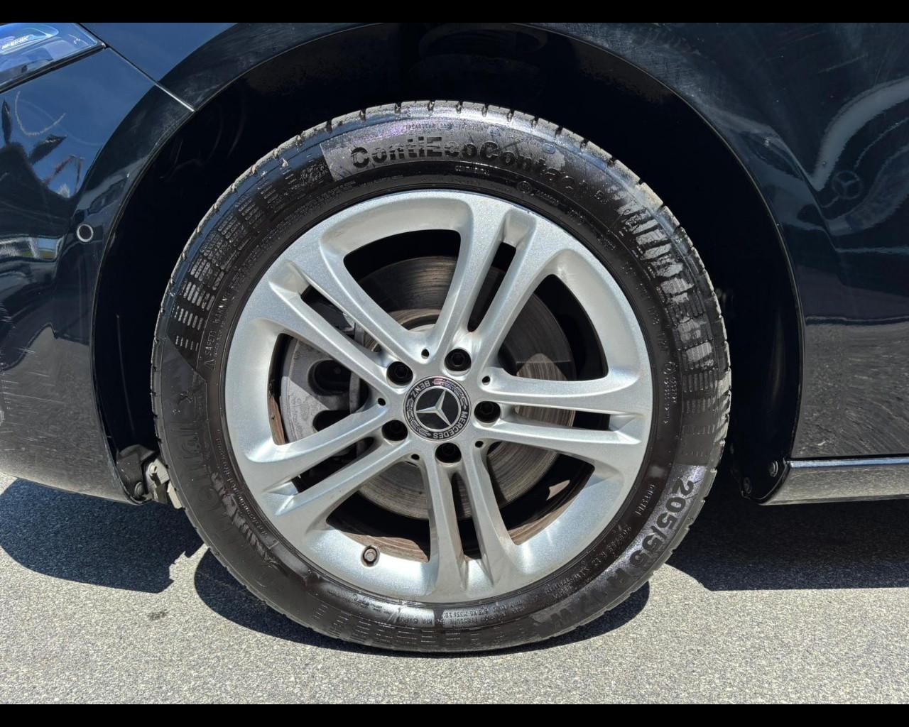 Mercedes-Benz Classe A - W177 2023 - A 250 e phev Progressive Advanced auto
