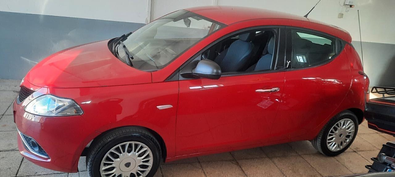 Lancia Ypsilon cc12 benzina anno 2015